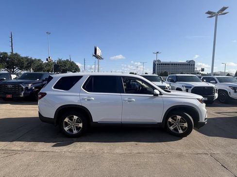 Used 2025 Honda Pilot EX-L image 4