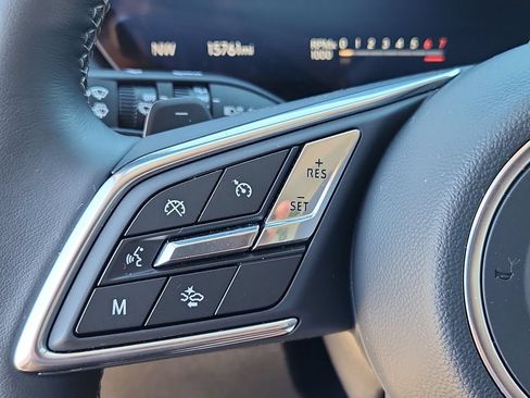 Used 2024 Buick Envision Avenir AWD/4WD image 18