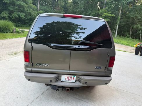 Used 2004 Ford Excursion Limited AWD/4WD image 6