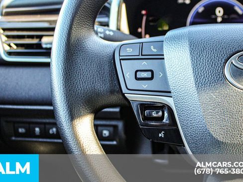 Used 2025 Toyota Camry LE image 24