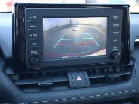 Used 2019 Toyota RAV4 LE image 19