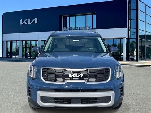 New 2025 Kia Telluride S image 7