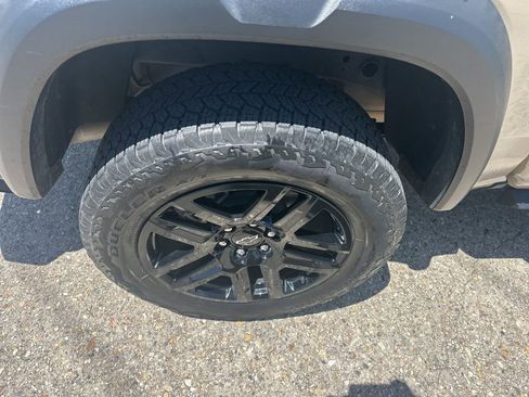 Used 2023 Chevrolet Colorado Trail Boss w/ Advanced Trailering Package image 14