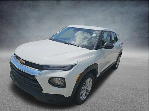 Used 2023 Chevrolet TrailBlazer LS FWD image 3