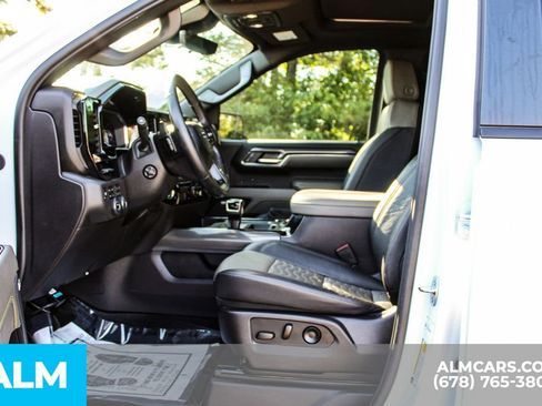 Used 2024 Chevrolet Silverado 1500 ZR2 w/ Technology Package AWD/4WD image 17