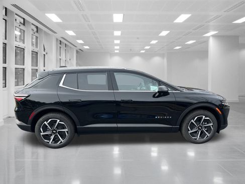 New 2026 Chevrolet Equinox EV LT image 4