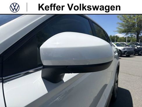 New 2026 Volkswagen Taos SE AWD/4WD image 10