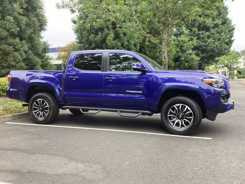 Certified 2023 Toyota Tacoma TRD Sport w/ TRD Premium Sport Package AWD/4WD image 7