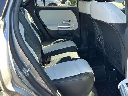 Used 2021 Mercedes-Benz GLA 250 GLA 250 image 7