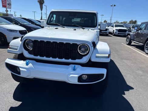 Used 2024 Jeep Wrangler High Altitude AWD/4WD image 3