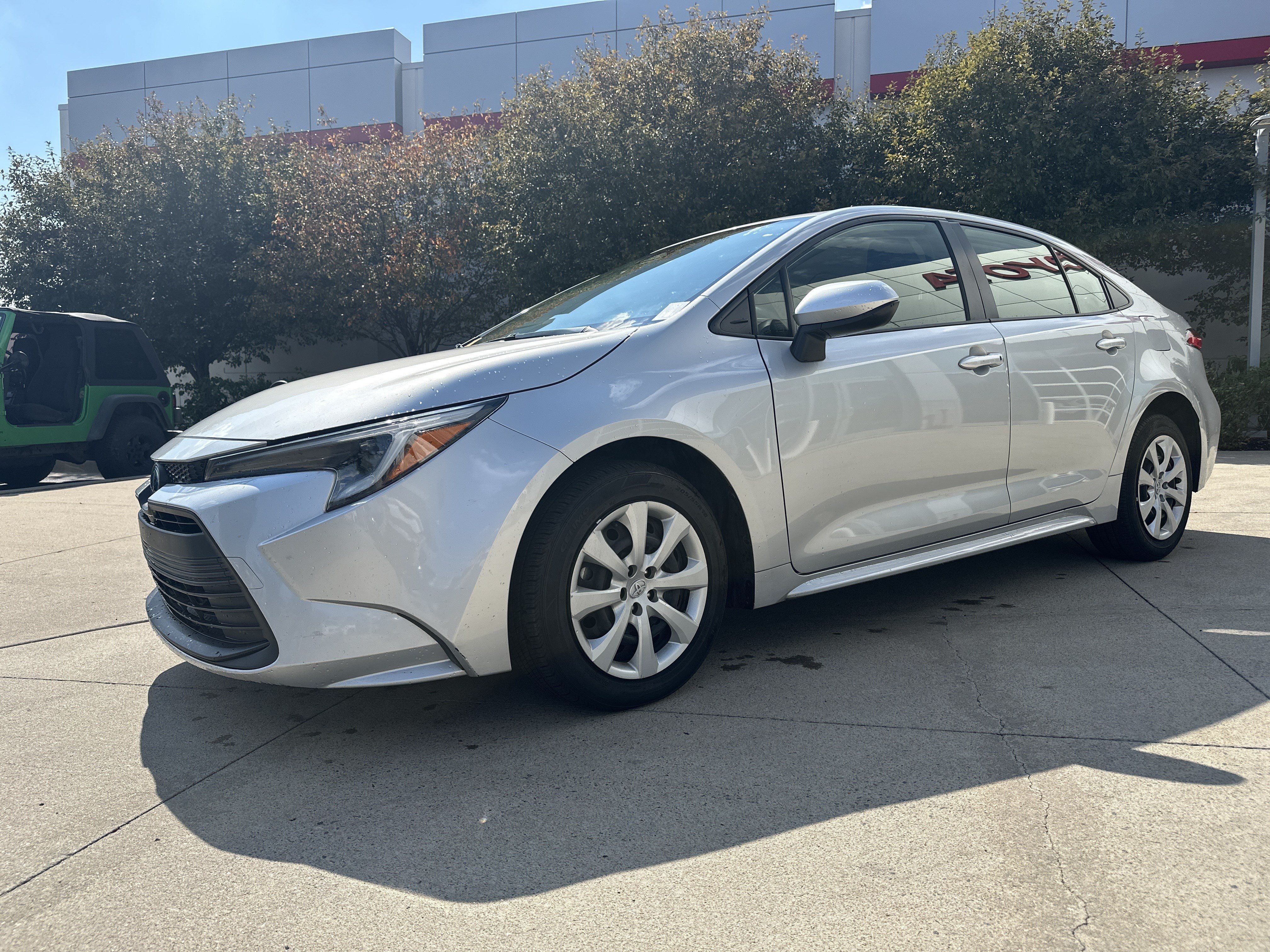 Used 2025 Toyota Corolla LE FWD image 3
