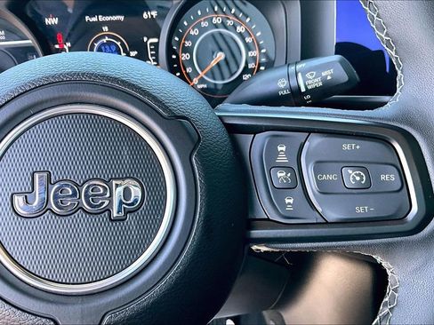 Used 2026 Jeep Gladiator Mojave AWD/4WD image 25