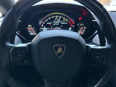 Used 2020 Lamborghini Aventador SVJ AWD/4WD image 28