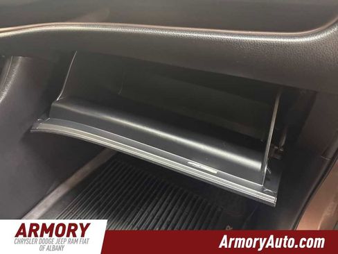 Used 2019 Toyota Highlander XLE image 40