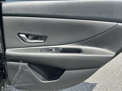 New 2026 Hyundai Elantra Limited FWD image 16