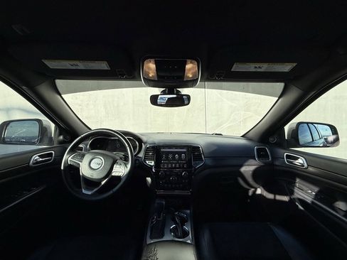 Used 2019 Jeep Grand Cherokee Altitude image 6