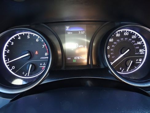 Used 2024 Toyota Camry SE image 12