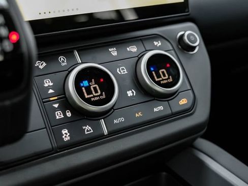 New 2026 Land Rover Defender 110 X-Dynamic SE AWD/4WD image 33