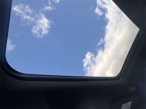 New 2026 Chevrolet Traverse LT w/ Sun and Wheel Package image 19