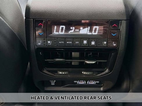 Used 2023 Jeep Grand Cherokee Summit AWD/4WD image 12