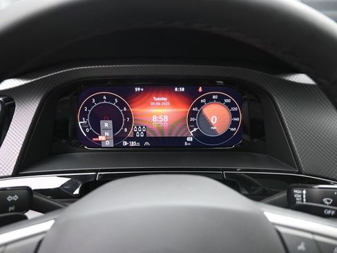 Used 2025 Volkswagen Atlas Peak Edition SE image 10