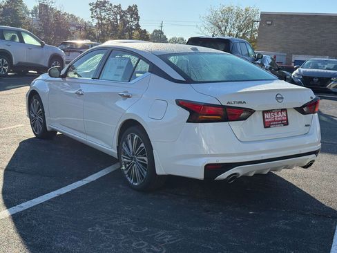 New 2025 Nissan Altima 2.5 SL image 8
