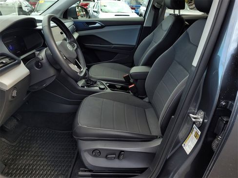 Used 2022 Volkswagen Taos SE image 17