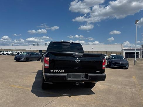 Used 2020 Nissan Titan SL w/ Moonroof Package RWD image 19
