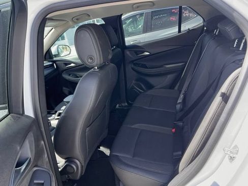 Used 2025 Buick Encore GX Preferred AWD/4WD image 10