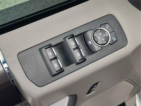 Used 2020 Ford F150 XLT w/ Equipment Group 302A Luxury AWD/4WD image 22