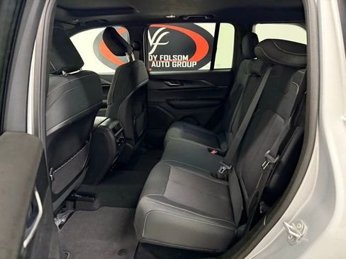 New 2025 Jeep Grand Cherokee Laredo image 16