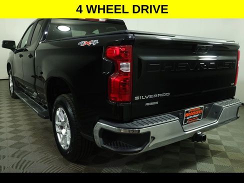 Used 2023 Chevrolet Silverado 1500 LT AWD/4WD image 4