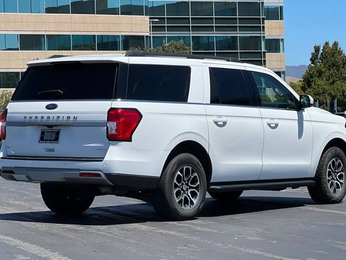 Used 2024 Ford Expedition Max XLT RWD image 4