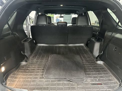 Used 2019 Ford Explorer XLT w/ Equipment Group 202A FWD image 26