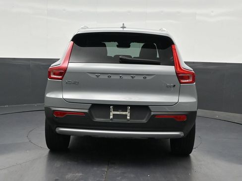 Used 2024 Volvo XC40 B5 Plus AWD/4WD image 5