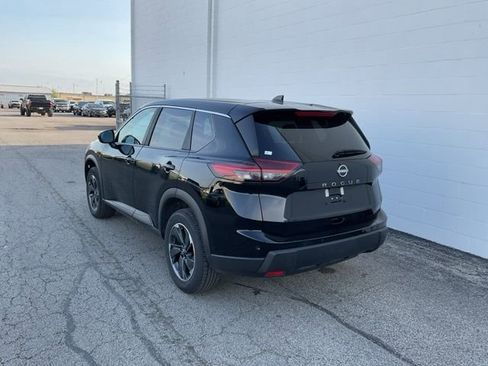 Used 2025 Nissan Rogue SV image 30