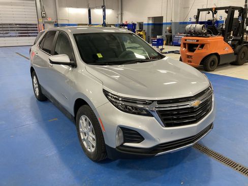 Used 2022 Chevrolet Equinox LT image 1