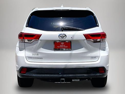Used 2017 Toyota Highlander XLE FWD image 6