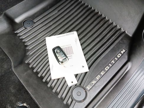Used 2025 Ford Expedition Tremor AWD/4WD image 44
