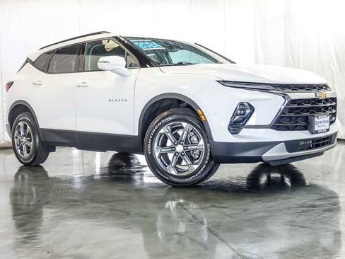 Used 2024 Chevrolet Blazer LT w/ LPO, Floor Liner Package FWD image 2