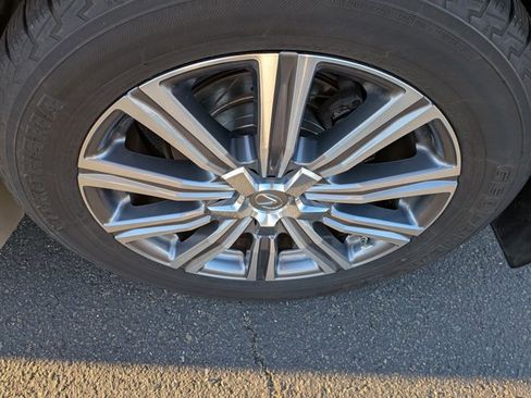 Used 2016 Lexus LX 570 4WD image 23