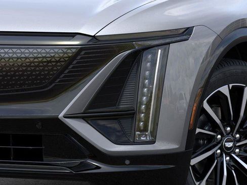 New 2025 Cadillac Lyriq Sport w/ LPO, Floor Liner Package AWD/4WD image 10