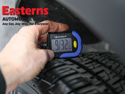 Used 2022 Ford Explorer XLT w/ Equipment Group 202A image 29