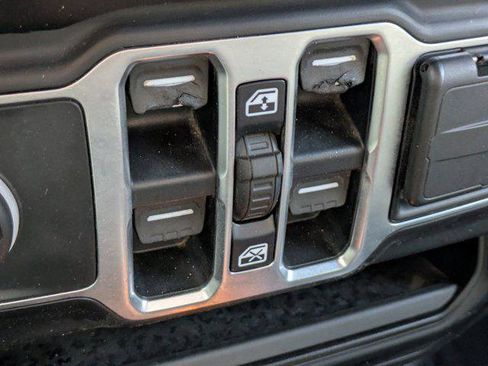 Certified 2021 Jeep Gladiator Sport image 19