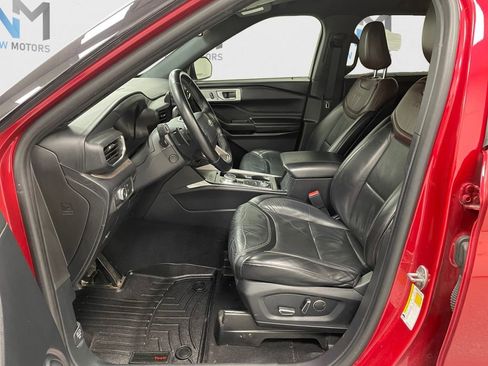 Used 2020 Ford Explorer Platinum image 9