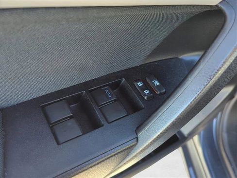 Used 2017 Toyota Corolla L image 10