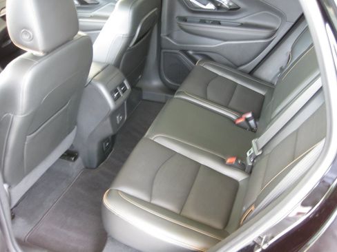 Used 2022 GMC Terrain AT4 AWD/4WD image 25