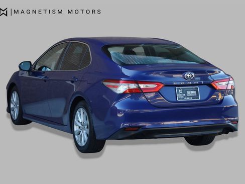 Used 2018 Toyota Camry LE FWD image 9