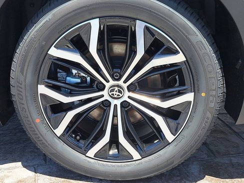 New 2026 Toyota Crown XLE image 5