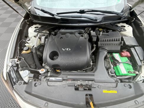 Used 2019 Nissan Maxima 3.5 SV w/ Floor Mat Group FWD image 17